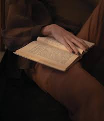 Dark Academia Book Reading Aesthetic Girl Boy Nails Pale Brown Aesthetic Dark Aesthetic Book Aesthetic