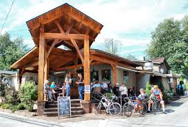 Big Woods Brewing Co In Nashville Ind Is The Predecessor Of Quaff On Brewing Co This 21 And Older Restaurant Has Woods Restaurant Vacation Spots Nashville