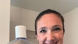 Amazon.com : T.N. Dickinson's Witch Hazel Alcohol-Free Moisturizing  Astringent, Made with 100% Natural Witch Hazel 16 oz : Beauty & Personal  Care