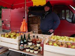 Toxique pour les chats ? Grainville Sur Odon Le Marche Du Vendredi Prend De L Importance Caen Maville Com