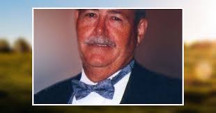 Robin Seaton's Instagram, Twitter & Facebook