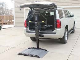 A swing arm opens space so you can. Bruno Vsl 4400 Joey Platform Style Interior Lift Mobilityworks Shop