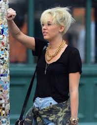 Celebrity bed head messy hairstyles. How To Style Bed Head For Short Hair Women Hairstyles