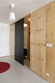 Bagian belakang lemari dari selembar triplek dengan ukuran 4mm yang diperkuat dengan paku. Trik Khusus 30 Partisi Rumah Minimalis Kecil Jadi Luas