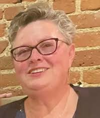 Gretchen Wendt's Instagram, Twitter & Facebook