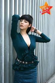 She was dressed in fitting clothing, which not only highlights her upper body but also her slender legs. Park Si Yeon Photo 14958 Spcnet Tv