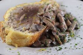 Trancio di tonno al forno gratinato. Filetto Di Tonno In Crosta Con Funghi Cremini E Passata Di Lupini