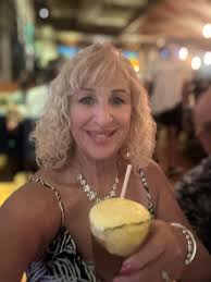 Please help so this photo isn't so blurry.