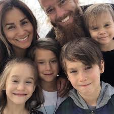 casa.de.stuart (April) taking over Josh's page to wish him a Super HAPPY  FATHER'S DAY! Thanks for being an amazing, patient, attentive, cool Daddio!  We love you 💗.