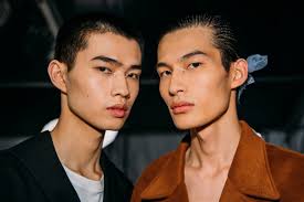 Dior Men 2020秋冬系列：龐克的混亂與高級時裝屋的精緻，碰撞出Dior Men的未來｜Wazaiii看秀零時差｜