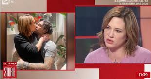 Giulia de lellis e irama, fabrizio corona e asia argento, beccati a baciarsi per strada. Asia Argento E La Verita Su Fabrizio Corona Poi Le Parole Choc Sulla Madre Il Tempo