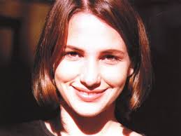 Iris Bustamante aguarda convite para voltar à TV: 'Quem sabe como mãe?'