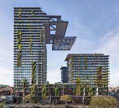 Dramatically setting off one central park, the heliostat feature is the first of its kind used in a residential setting in australia and the largest of its type in the world used in an urban context. One Central Park Ateliers Jean Nouvel Medien Fotos Und Videos 1 Archello