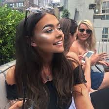 Caitlin Garry's Instagram, Twitter & Facebook