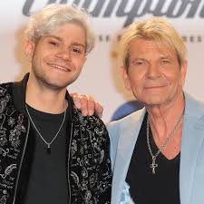 Hey ich weiß veränderungen ist schwer doch zurück in dieses grau will ich nie mehr. Julian Reim Matthias Reims Sohn Im Privaten Gala Interview Gala De