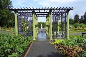 The Tower Hill Botanic Garden In Boylston Ma Usa Is A 132 Acre Botanical Garden Beautiful Gardens Botanical Gardens Garden Arch