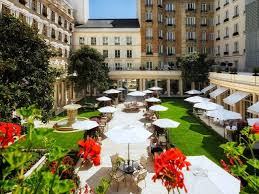 Notre Top 15 Des Terrasses Et Jardins D Hotel De Luxe A Paris Le Bristol Paris Hotels De Luxe Le Bristol