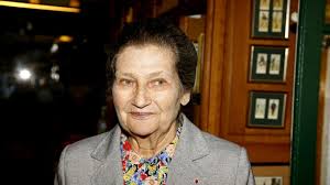 Espace d'échanges pour toutes les femmes qui ont envie de s'exprimer en toute liberté ! Simone Veil Pourquoi Elle Detestait Le Film La Vie Est Belle Femme Actuelle Le Mag