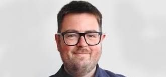 Christopher Piggott's Instagram, Twitter & Facebook