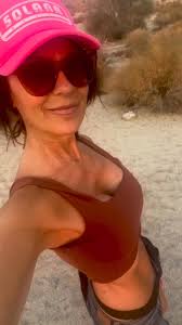 Need a little help from my friends 🎶 😀💡☀️