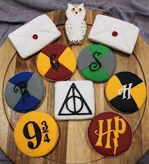 I thought it was harry potter characters and then randomly oogie boogie. Cookie Decorating Hogwarts