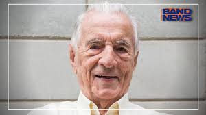 Drummond died in 27 july 2021 at the age of 101. Wzht46lf 5j9hm