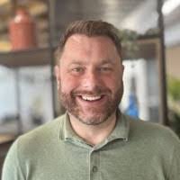 Leslie Spivey's Instagram, Twitter & Facebook