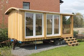 Bauwagen Gartenhaus Tischlerei Camperworks Haus Gartenhaus Bauwagen Tiny Bauen Umbauen Zu Selber Wohnwagen In 2020 Cheap Tiny House Weekend House Small House