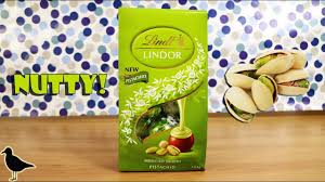 Entdecken sie das zarteste geheimnis der maîtres chocolatiers von lindt: New Lindt Lindor Pistachio Milk Chocolate Balls Food Review Birdew Reviews Youtube