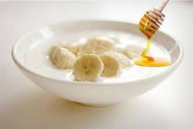 Pratik Cilt Bakim Onerileri Evde Yogurt Bal Ve Muz Ile Yuz Maskesi Yapmak Dogal Sac Bakimi Sac Maskeleri Dogal Sac