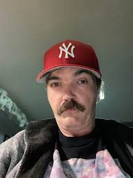 Since the first iteration of the 59FIFTY in 1954 to today, the Fitted  Family has stood tall. These roots run deep, spanning decades and  withstanding shifts in culture, fashion, and sports. From