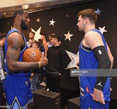 He has brown hair color with brown eyes. Pin On Sport Fan