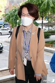 어쨌든 장윤희의 복귀 후의 활약은 그동안 배구 팬들이 생각하던 배구선수는 수명이 짧다라는 선입관을 지우는 계기이기도 하였다. Ir3pinzrpt4iam