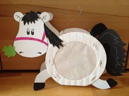 Laterne Pferd Laterne Selber Basteln Lampion Fur Den Laternenumzug St Martin Laterne Basteln Lampion Laternen Basteln Kinder Basteln Laternen Basteln