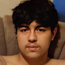 Adam Molt's Instagram, Twitter & Facebook