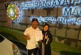Penyanyi siti sarah raisuddin, 33, mencuri perhatian netizen apabila berkongsi detik perkenalannya sebelum mengambil keputusan berkahwin dengan shuib. Shuib Tidak Pernah Ditahan Sprm Siti Sarah Hanya Teman Suami Peguam Astro Awani