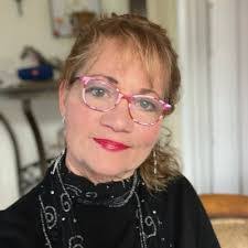 Janet Horner's Instagram, Twitter & Facebook