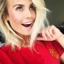 His current girlfriend or wife, his salary and the two got married in 2018. New Man United Signing S Stunning Girlfriend Sends Message To Victor Lindelof On Instagram