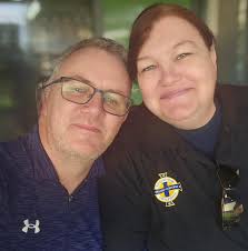 What finish looks more realistic for an airliner model, high gloss or  semi-gloss clear?