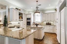 35 Gorgeous Kitchen Peninsula Ideas Pictures Kitchen Peninsula Kitchen Peninsula And Island Peninsula Kitchen Design