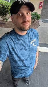 33 year old mailman/music producer interested in connecting with other men  in the Tacoma area. DMs open