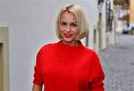 Května 1979 české budějovice) je česká zpěvačka a muzikálová herečka. Dalsi Z 3v1 Ceka Dite Martina Partlova Otehotnela Stejne Jako Nikol Stibrova Maminka Cz