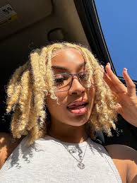 Tia Mowry and RonReaco Lee reunite for Lifetime's new holiday film “A Very  Merry Beauty Salon” Dec 7 🍿🎥 Sienna is preparing for Atlanta's Tinsel  Ball, where she will be honored for