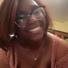 In this clip, Dan and contestant Sarah play a game of "What's my Sign?," a  SignTasTic! mini game where hearing contestants need to identify 3 American  Sign Language signs. For a bonus,