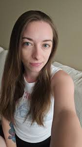 Hi my name is Jasmin ! I started working at SalonAu here in Ankeny! Looking  for a sign to change your hair ? THIS IS IT! Available for walk-ins today  11-6 !