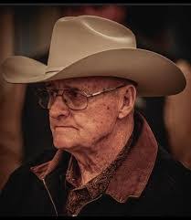 Kim Hofer's Instagram, Twitter & Facebook