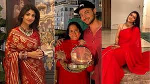 From Shilpa Shetty Kajol To Arpita Khan A Look At Celebs Karwa Chauth Celebrations Zee5 News Consuming food and water is strictly prohibited during this period and women break their fast only after they see the moon.