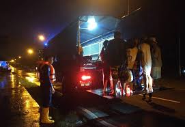 Contoh lain, manusia membutuhkan nafkah atau penghasilan yang diatur dalam lembaga ekonomi. 128 Mangsa Banjir Dipindahkan Ke Stadium Muhibbah Bintulu Astro Awani