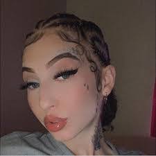 Samantha Partlow's Instagram, Twitter & Facebook