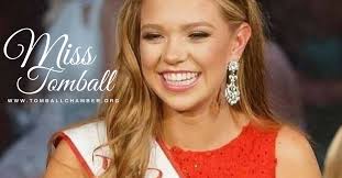 Today is Dr. Copas birthday! His lovely wife Roslyn gave him these amazing  cookies, and we had to share a picture of them! Help us to wish him a  wonderful Happy Birthday!🎊🎈🎂🎁🎉